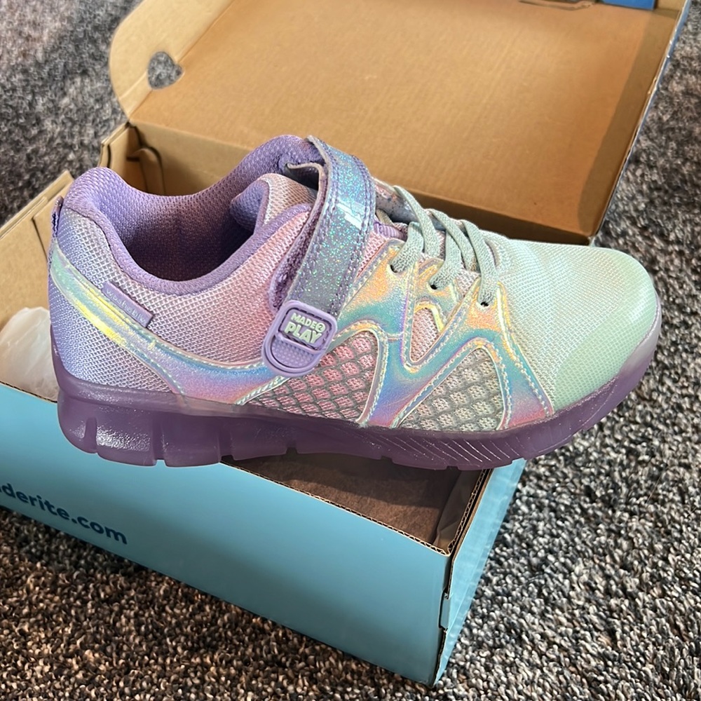 NIB Stride Rite Made 2 Play sneakers